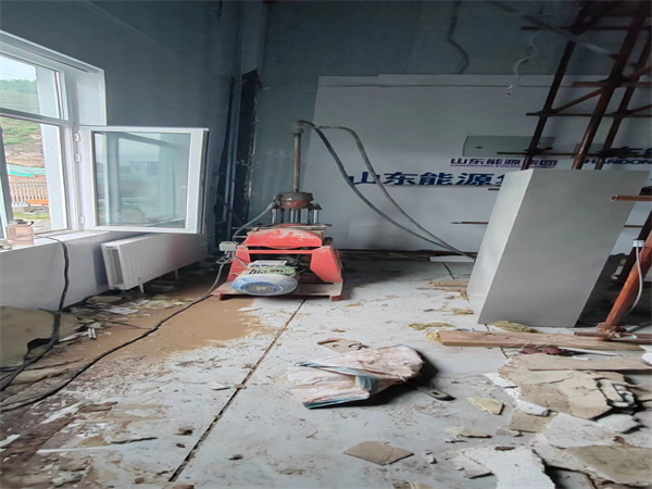 神湾镇地基基础下沉墙体裂缝加固注浆顶升施工