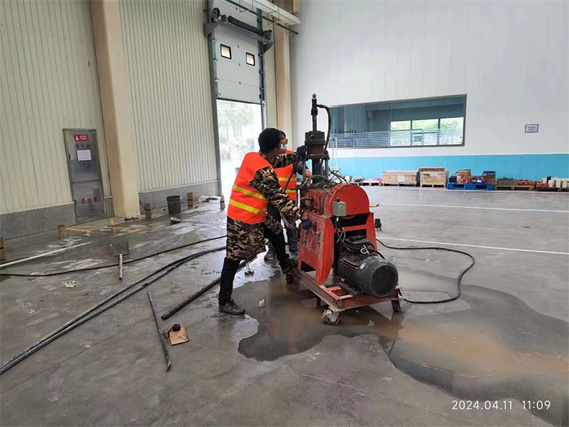 神湾镇厂房地面下沉塌陷注浆加固施工